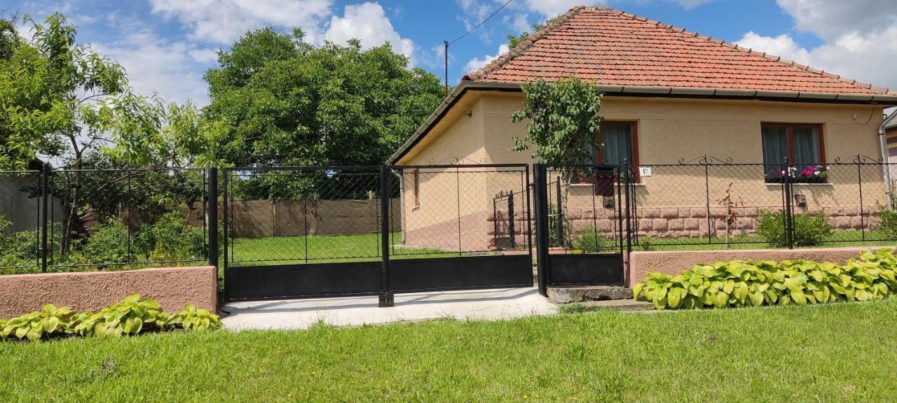 Andrea Vendeghaz Villa Egerszolat Bagian luar foto